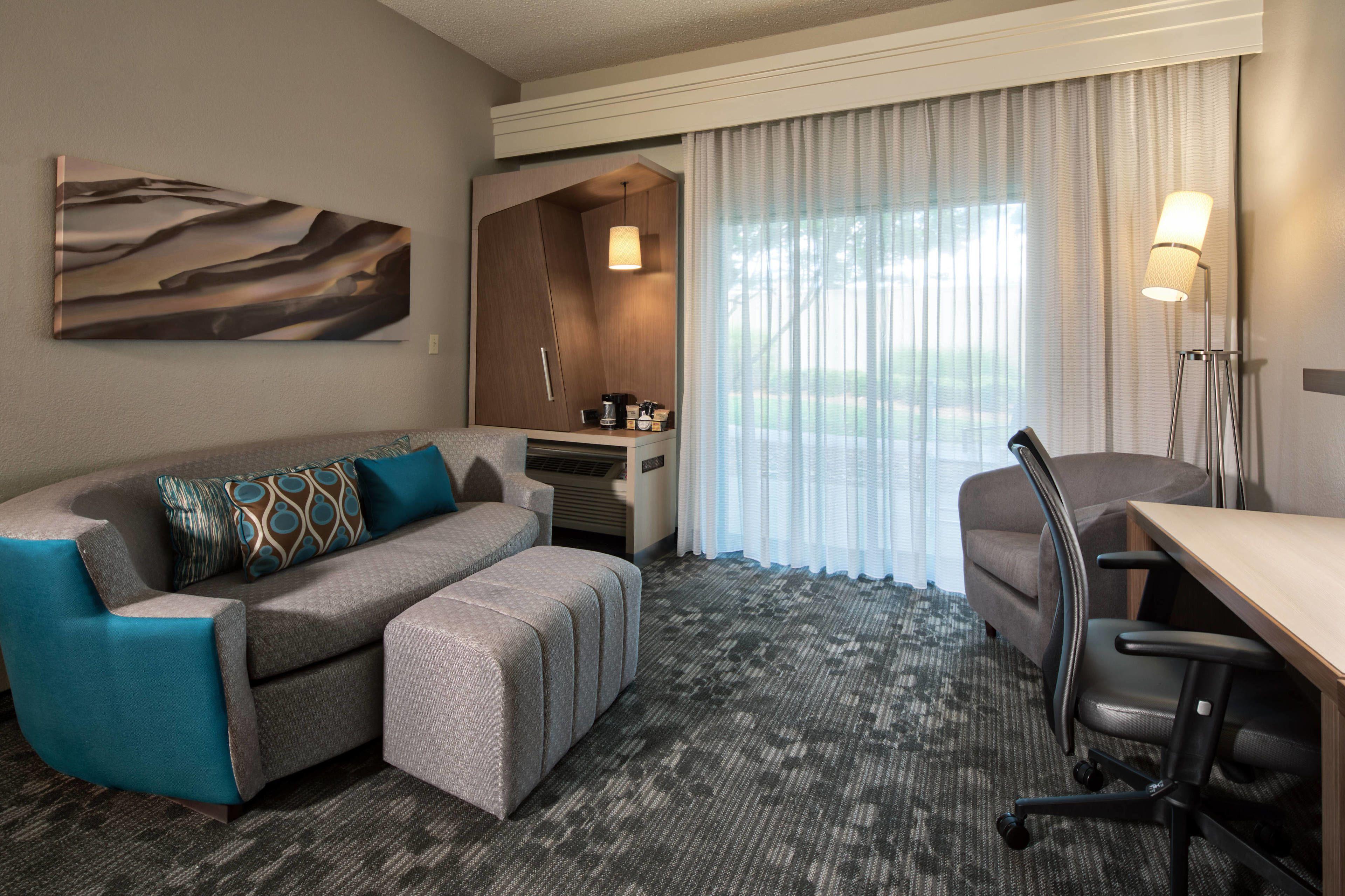 One-Bedroom King Suite Sofa Bed,1709705494:JPEG